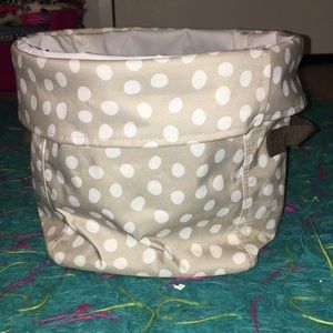 Thirty one storage container